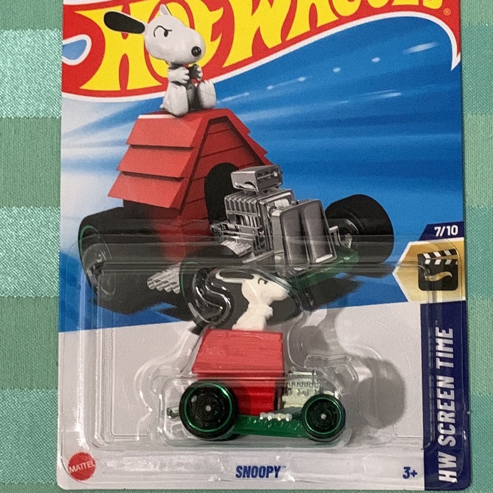Peanuts Snoopy Car - Hot Wheels HW Screen Time